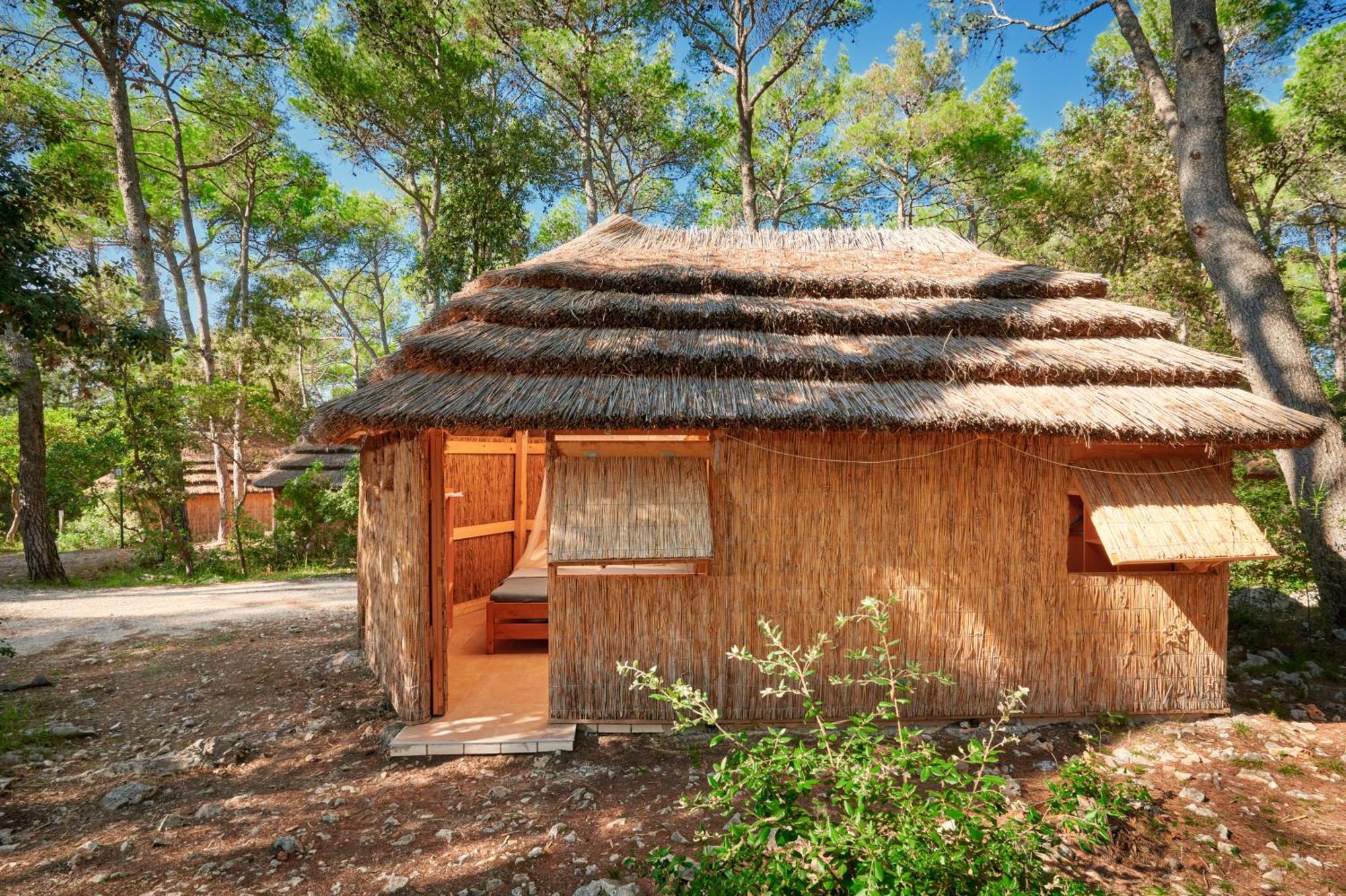 Pine Beach Pakostane Hotel Exterior photo