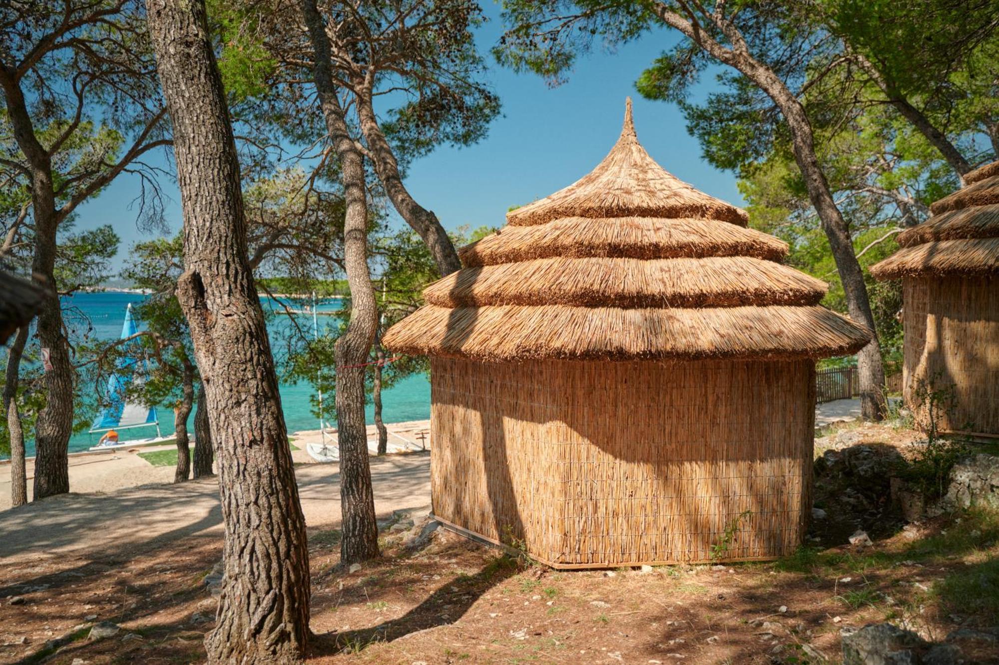 Pine Beach Pakostane Hotel Exterior photo